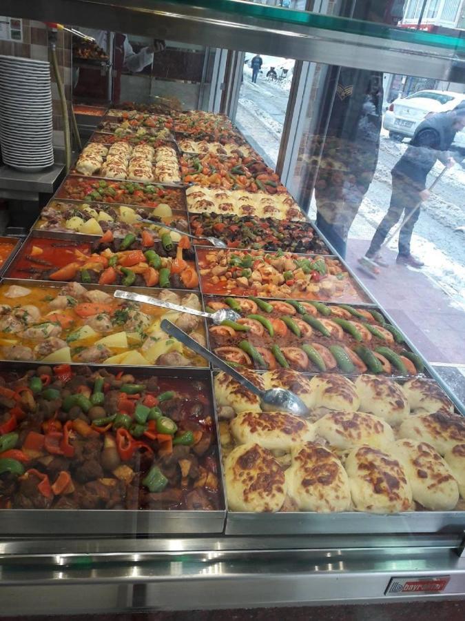 Feeling At Home In Istanbul Center 5 Minutes Walk To The Atakoey Metro Station & Metrobus Buitenkant foto